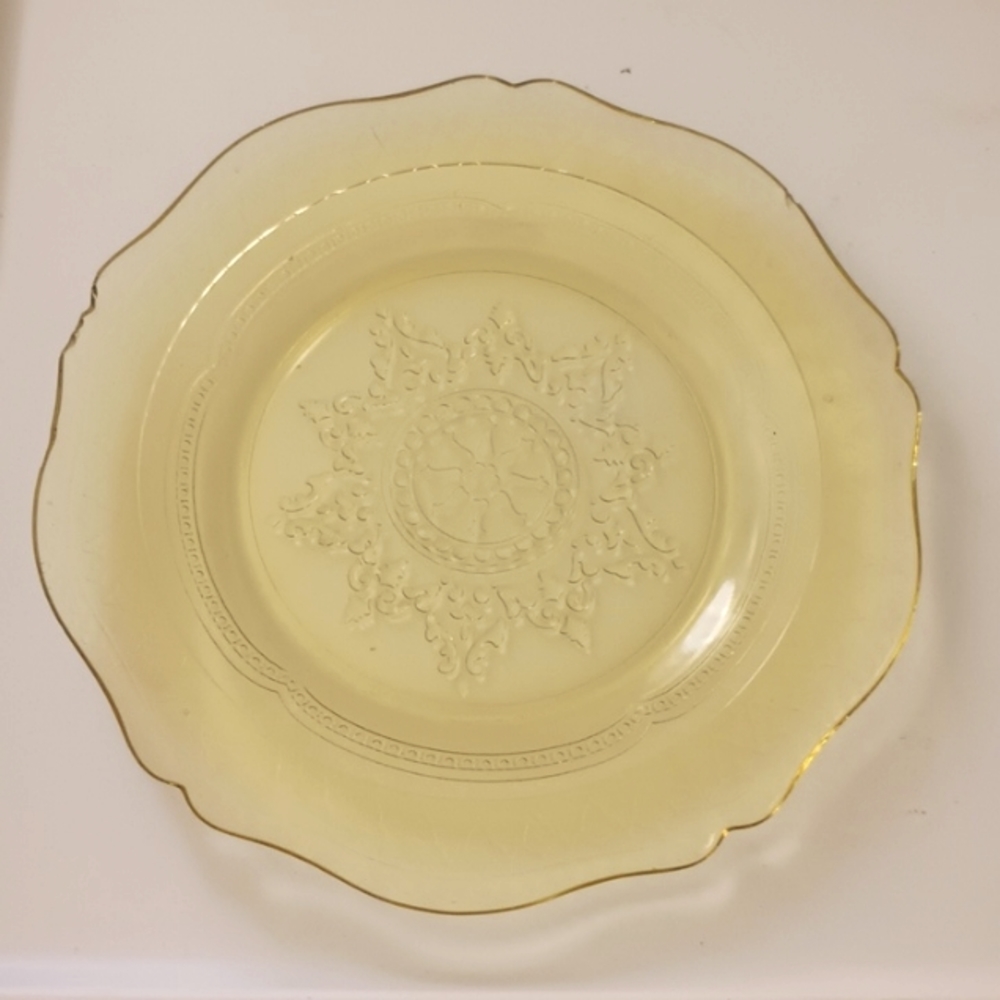 Depression era plate (yellow depression glass)